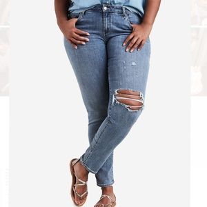 Levi’s 711 Ripped Skinny Jeans